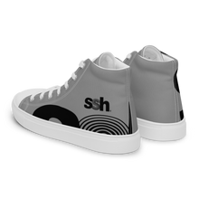 Men’s high top canvas shoes
